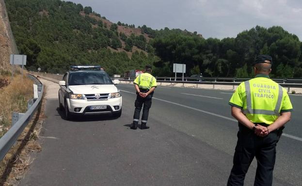 'Cazan' a un conductor circulando a 170 km/h con su coche por el Puerto de la Cadena