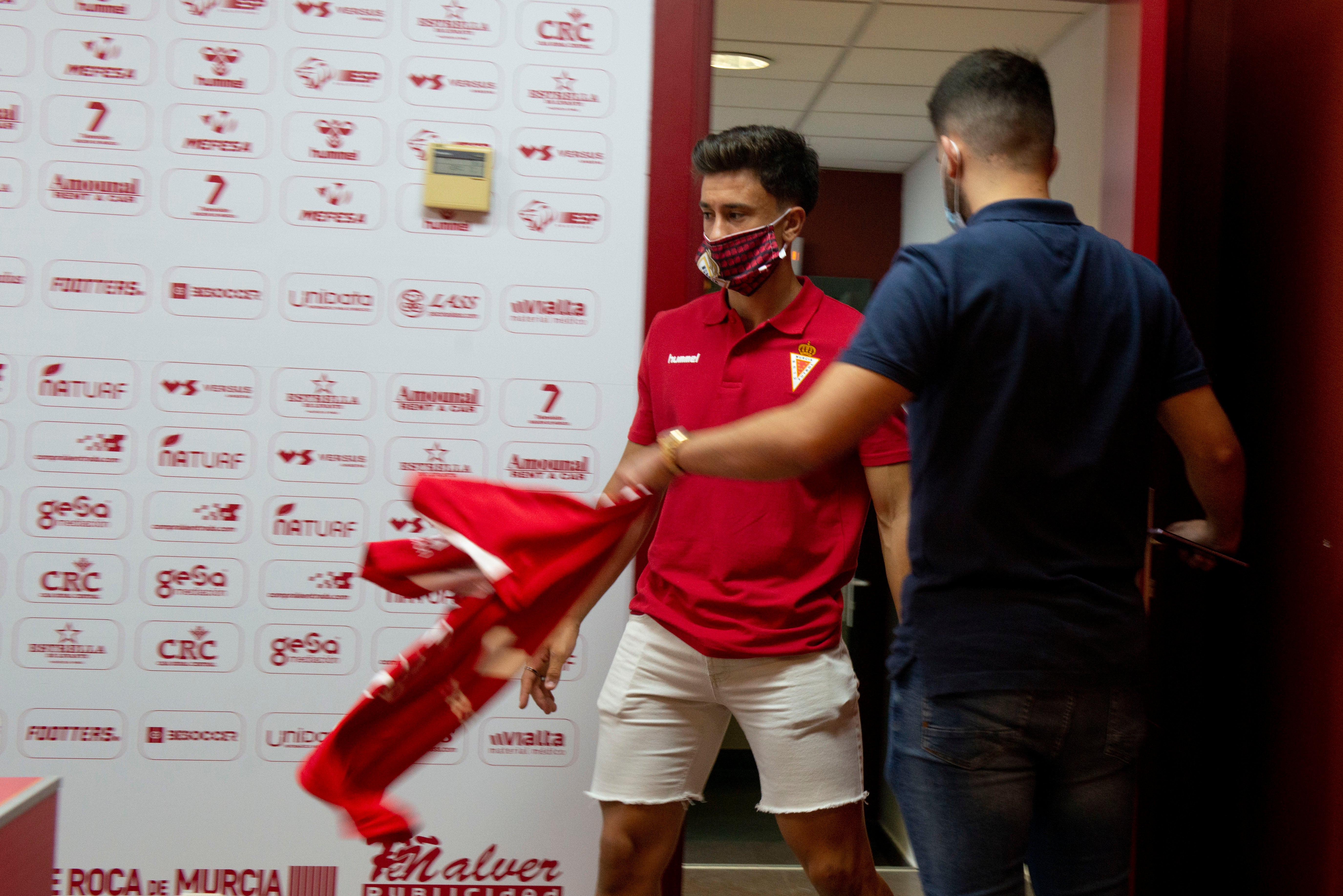 Presentación de Júnior Martínez como jugador del Real Murcia