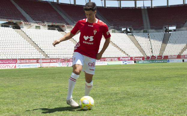 Junior llega al Murcia para aportar visión y pase de gol