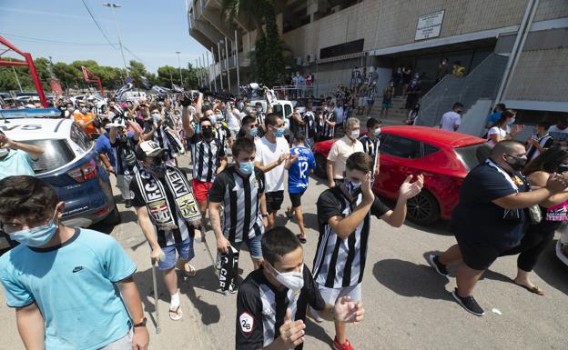 Último impulso de la afición del Efesé para conseguir el ascenso