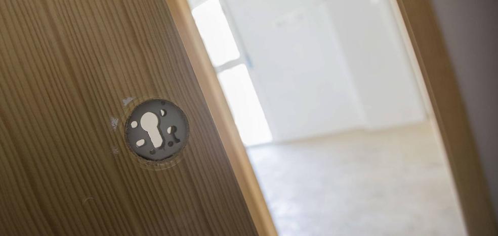 Las denuncias por ocupación ilegal de viviendas crecen un 22% en la Región en un año