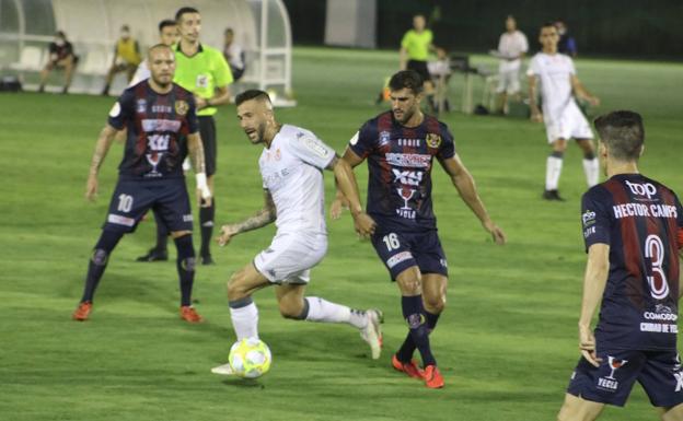 Los fallos defensivos dejan al Yeclano sin el sueño del ascenso a Segunda