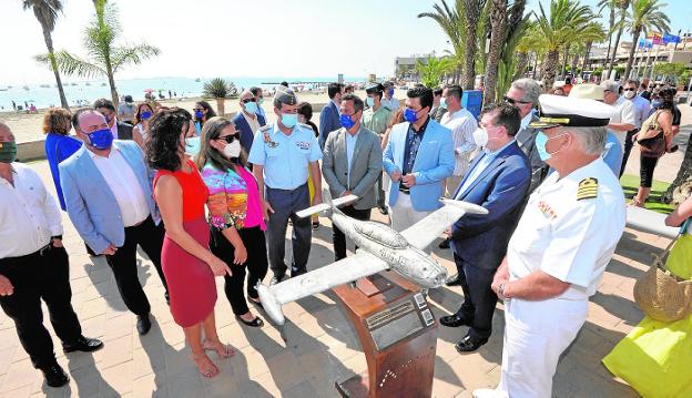 Cinco aviones en miniatura 'aterrizan' en La Ribera