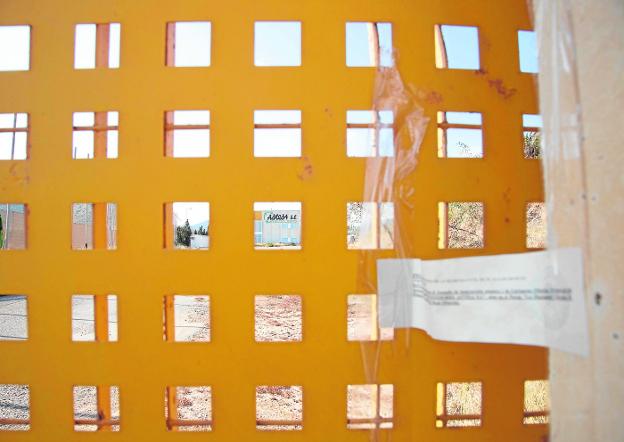 Cierre judicial de una planta que reciclaba escombros en El Beal sin licencia en regla