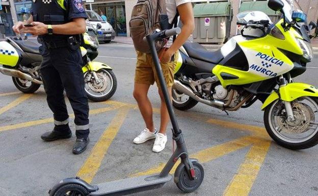 La Fiscalía de la Región de Murcia equipara los patinetes con ciclomotores a la hora de juzgar accidentes
