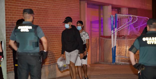 La Delegación repartirá hoy a 130 argelinos por varios lugares y cerrará Escombreras