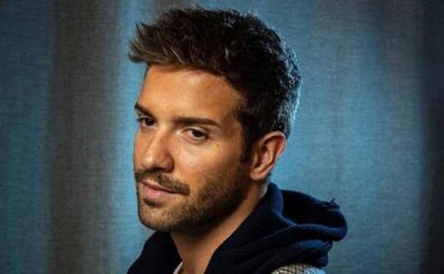 Pablo Alborán canta a dúo con Ricardo Arjona