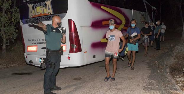 Al menos cuatro positivos entre los 26 inmigrantes llegados anoche en patera a Cartagena