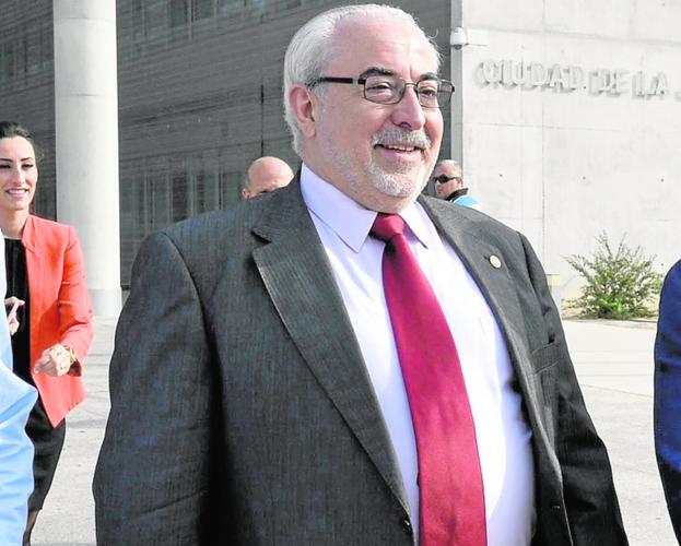 La juez lleva a juicio a Mendoza por las edificaciones ilegales de la UCAM