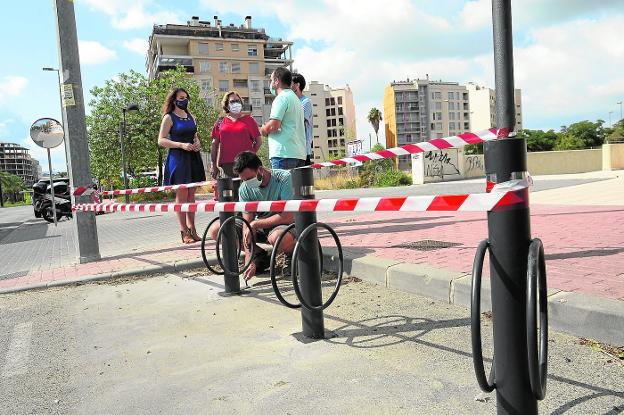 Instalan 400 aparcabicis más seguros contra el vandalismo en Murcia