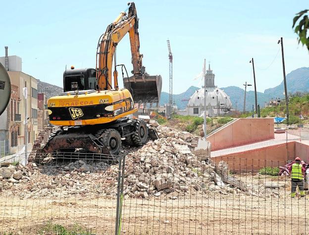 Oleada de críticas a Celdrán por justificar la «mísera» financiación a Cartagena