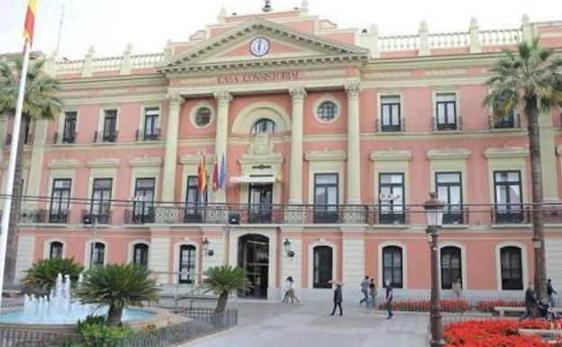 Murcia y otras nueve ciudades pactan un documento contra el acuerdo entre Hacienda y la FEMP