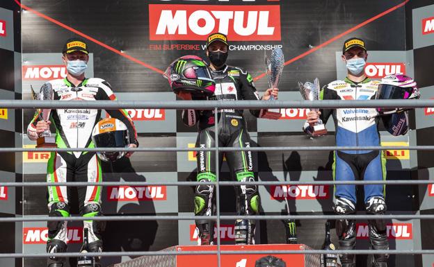 Ana Carrasco gana la primera carrera en Portimao y se pone líder