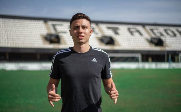 Más juventud para el Efesé con Pedro Neves