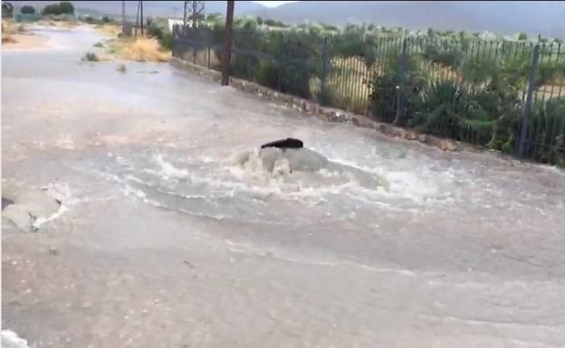 Una tormenta deja granizo y hasta 40 litros por metro cuadrado en Jumilla