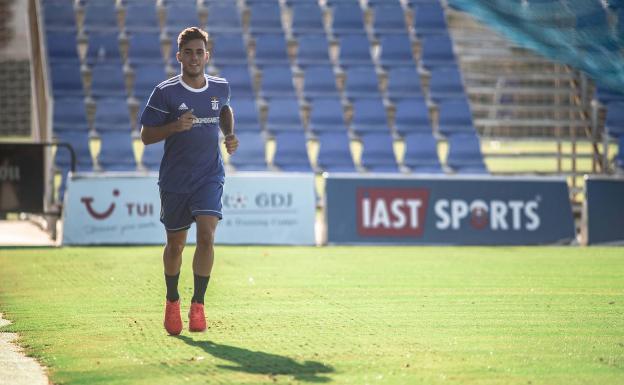 Simón Moreno, con «ganas y ambición» en el Efesé