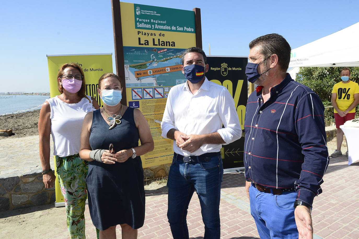 La campaña 'cero plásticos' llega a las Salinas y Calblanque