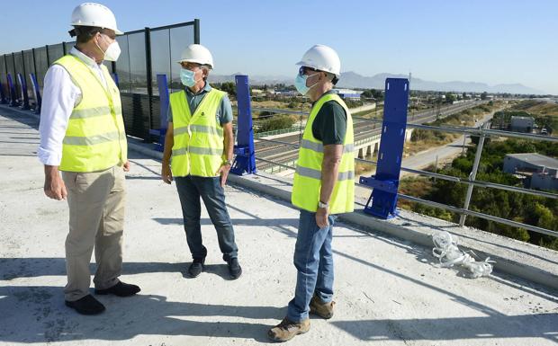 «La autovía del Reguerón se abrirá al tráfico el próximo verano»