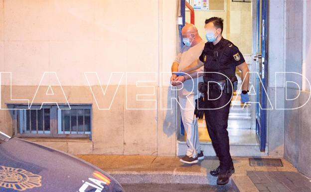 El sospechoso de matar a su hermana a puñaladas en Churra se entrega a la Guardia Civil