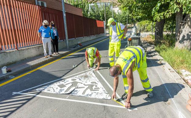 La señalización del entorno de 116 colegios de Murcia incluirá mensajes para prevenir la Covid-19