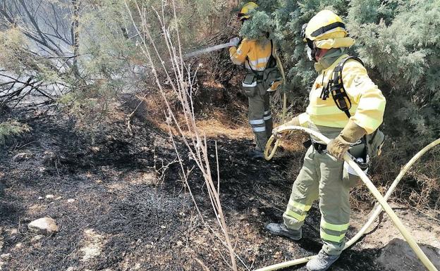 Controlado un incendio declarado en el paraje del Hinojar, en Lorca