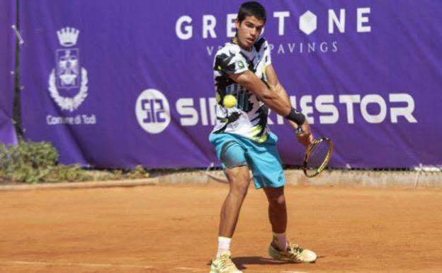Carlos Alcaraz alcanza su tope en un Challenger al llegar a semifinales en Trieste