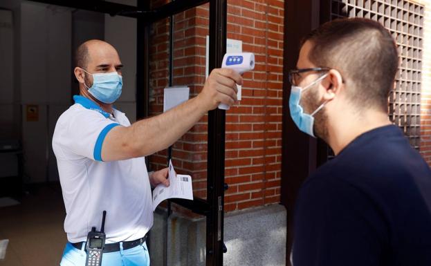 La Región vuelve a superar los 300 casos de coronavirus en 24 horas