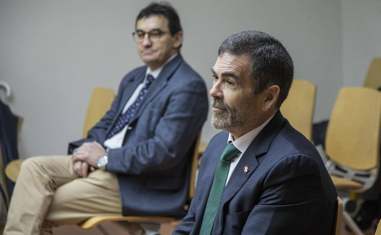 López se sienta otra vez en el banquillo, ahora por presuntas coacciones a un funcionario