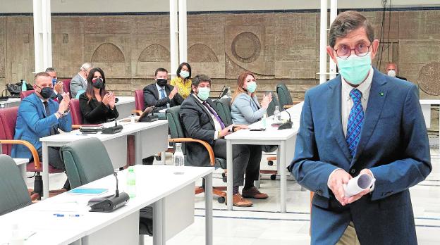 Villegas niega fallos en la gestión y culpa de la situación «a los irresponsables»