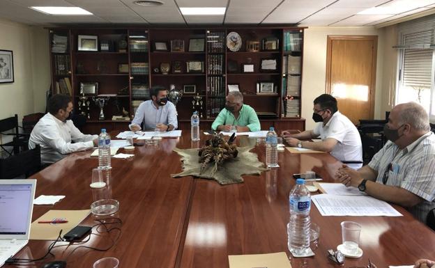 La Comunidad simplificará el tipo de licencias de caza y eliminará las tasas para abatir jabalíes