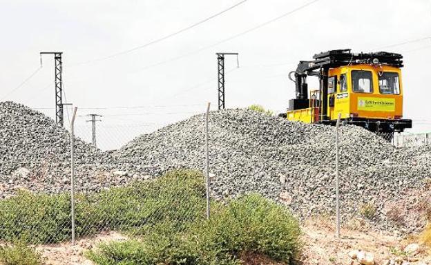 Renfe restablece el tráfico ferroviario tras la reparación del tramo entre Reguerón y Sucina