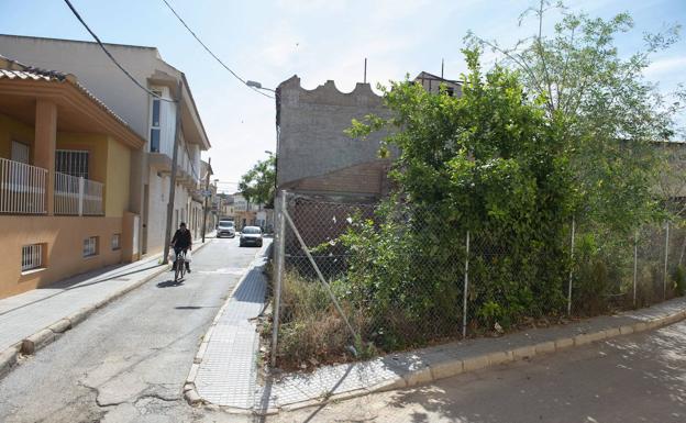 Apercibirán a los dueños de mil parcelas vacías en Cartagena si las tienen sucias