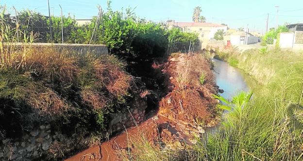 Se derrumba un tramo de la acequia Aljufía junto al molino recién restaurado