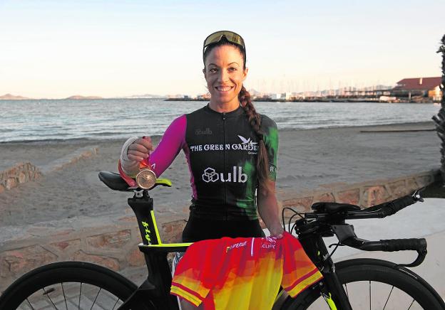 Bautismo dorado para Elena