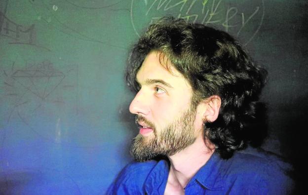 Guille Galván: «Toda escritura espera y se completa con la mirada del otro»