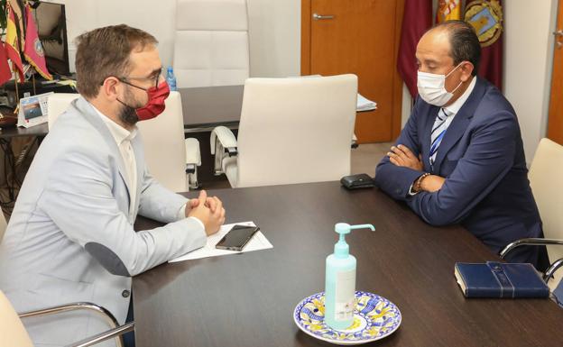 El cónsul de Ecuador en la Región: «Somos cariñosos y a veces la gente olvida que no puede tocarse»