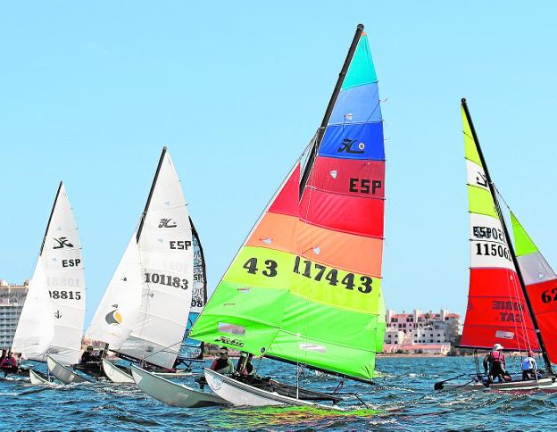 Manuel Calavia roza la victoria en el Nacional de catamaranes