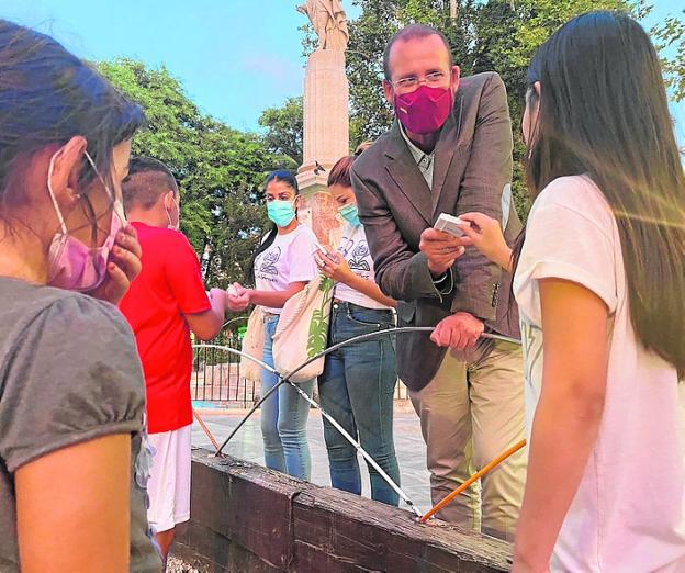 Reparto de miles de mascarillas para los #Pequeñoshéroes de Murcia