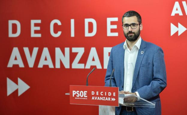 El PSOE acusa a Celdrán de comportarse «como un racista» con los inmigrantes en el Cenajo