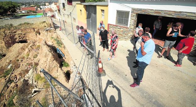 Vecinos de Torreagüera claman por el retraso en unas «obras urgentes»