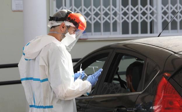 Cuatro de cada diez contagiados de Covid en la Región tienen menos de 30 años