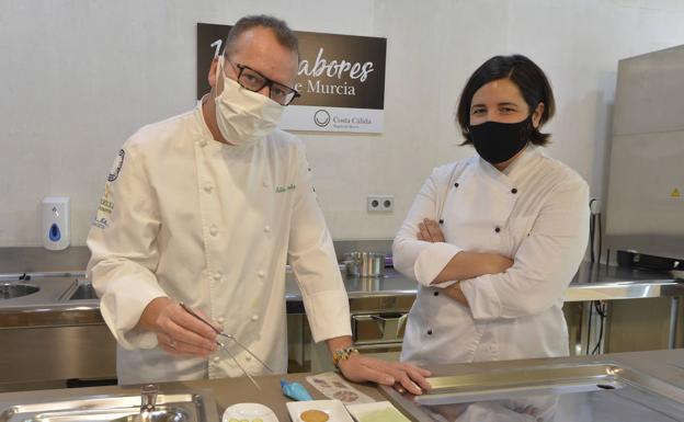 Murcianos pendientes de un hilo