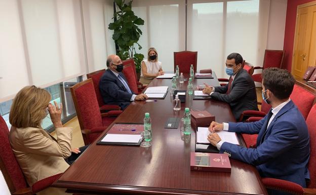 Comunidad y Colegio de Abogados impartirán formación para luchar contra las mafias de la ocupación