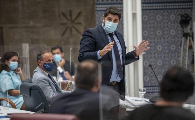 López Miras reconoce que el modelo productivo de la Región ha influido en la segunda ola del coronavirus