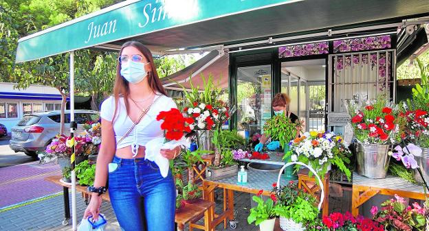 «Tenemos tantas flores como días para recordarles»