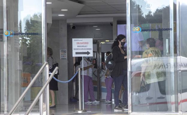 Los brotes en diez empresas multiplican los contagios entre los trabajadores agrícolas en la Región