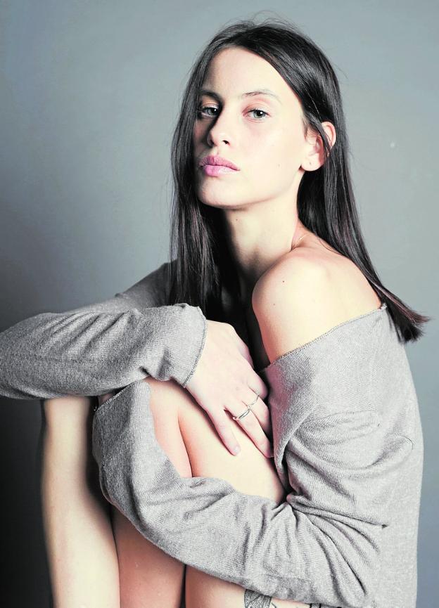 Milena Smit debuta en la gran pantalla