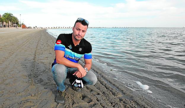 Una vuelta al Mar Menor, a ciegas