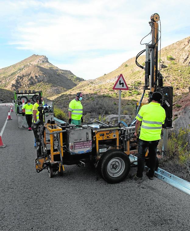 Nuevos Quitamiedos Refuerzan La Seguridad En El Cedacero La Verdad nuevos quitamiedos refuerzan la