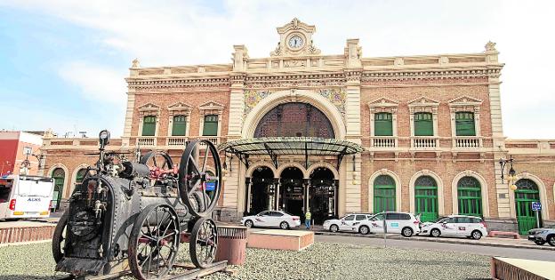 El Gobierno central se compromete a agilizar la reforma integral de la estación de tren de Cartagena